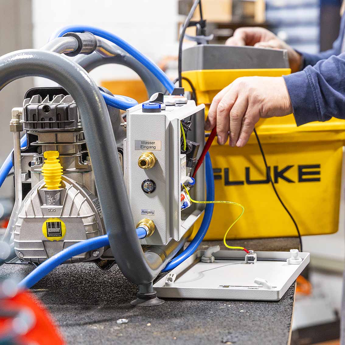 Automatische Füllstation Prüfung mit FLUKE während Wartungsarbeiten