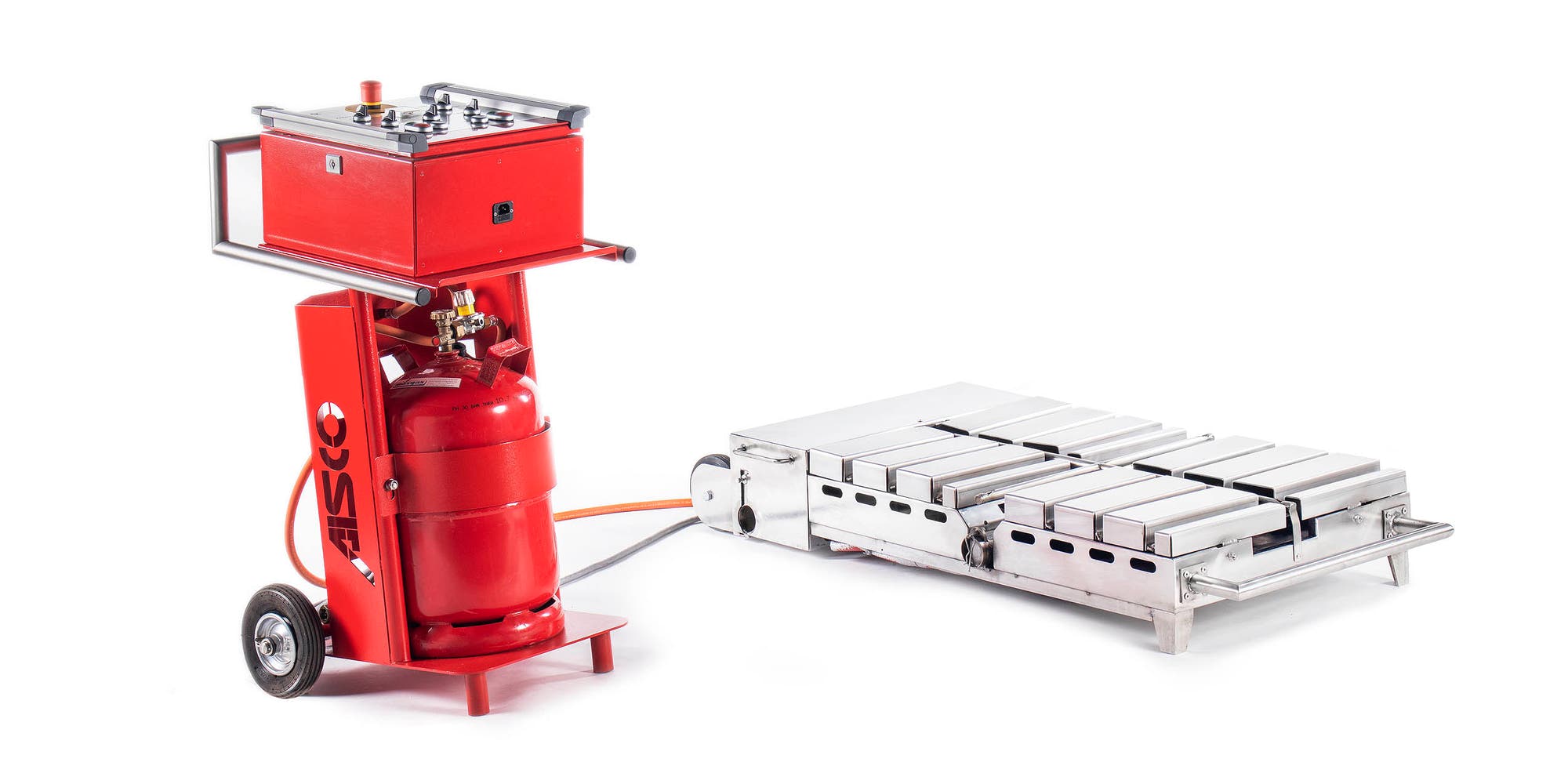 AISCO E-CarTrainer, Trainingssimulator für Einsätze an Elektrofahrzeugen, zeigt Batteriebrände, Rauchentwicklung und Thermal Runaway