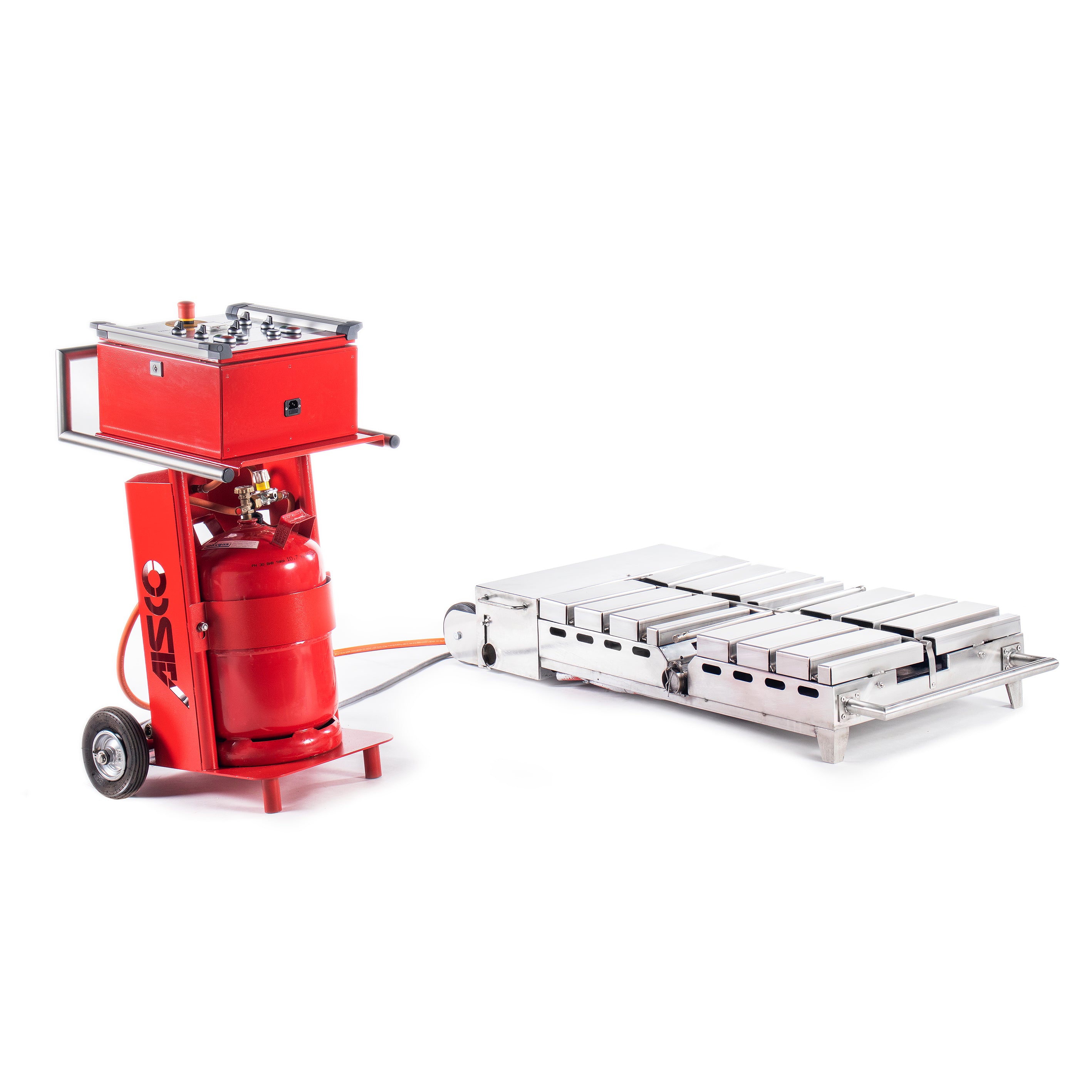 Bedienpult F2 links und angeschlossener Firetrainer rechts auf weißem Hintergrund